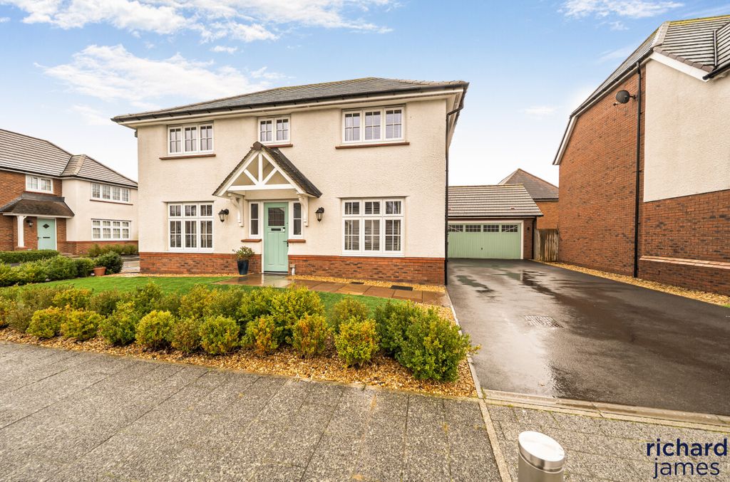 Property photo 1 of 18 E8Fe8c225446420Eb4B0B9313E0Abaa5