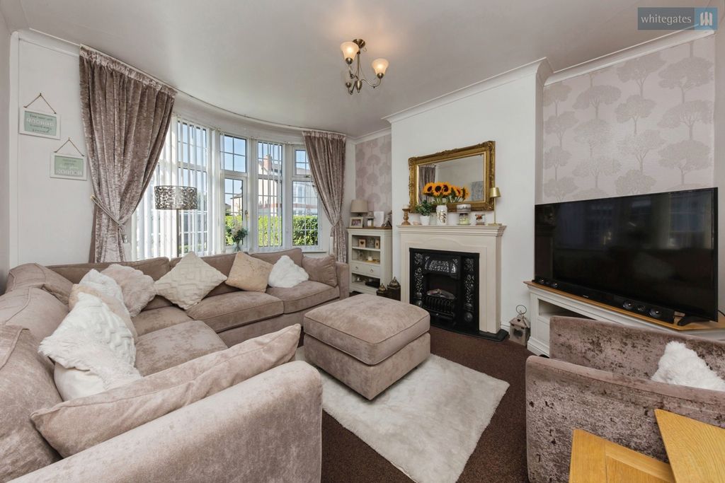 Property photo 3 of 25 Pbox-Img.Jpg