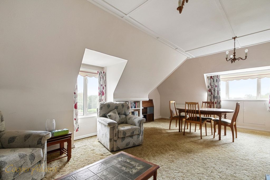 Property photo 3 of 8 Sitting Room