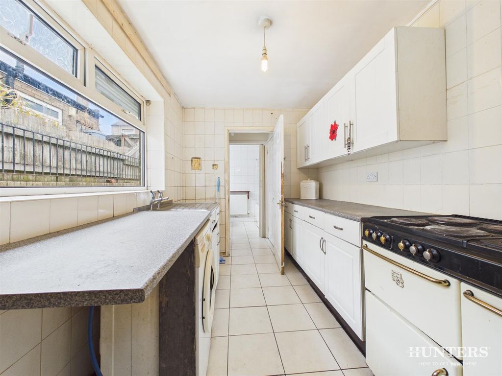 Property photo 3 of 14 Cam05287G0-Pr0239-Still003.Jpg