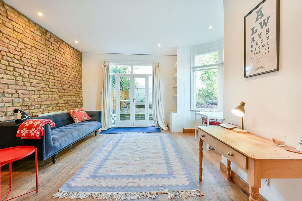 Property photo 1 of 32