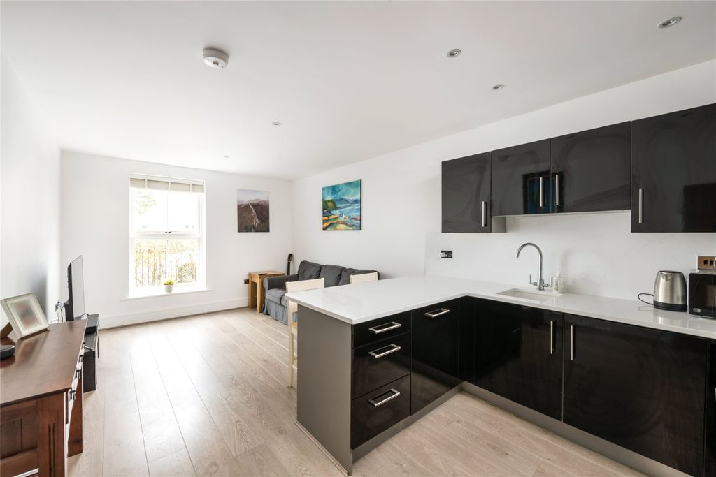 Property photo 1 of 11 Picture No. 30