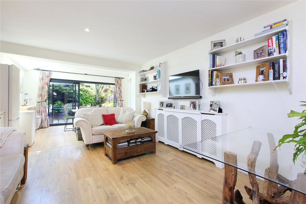 Property photo 2 of 17