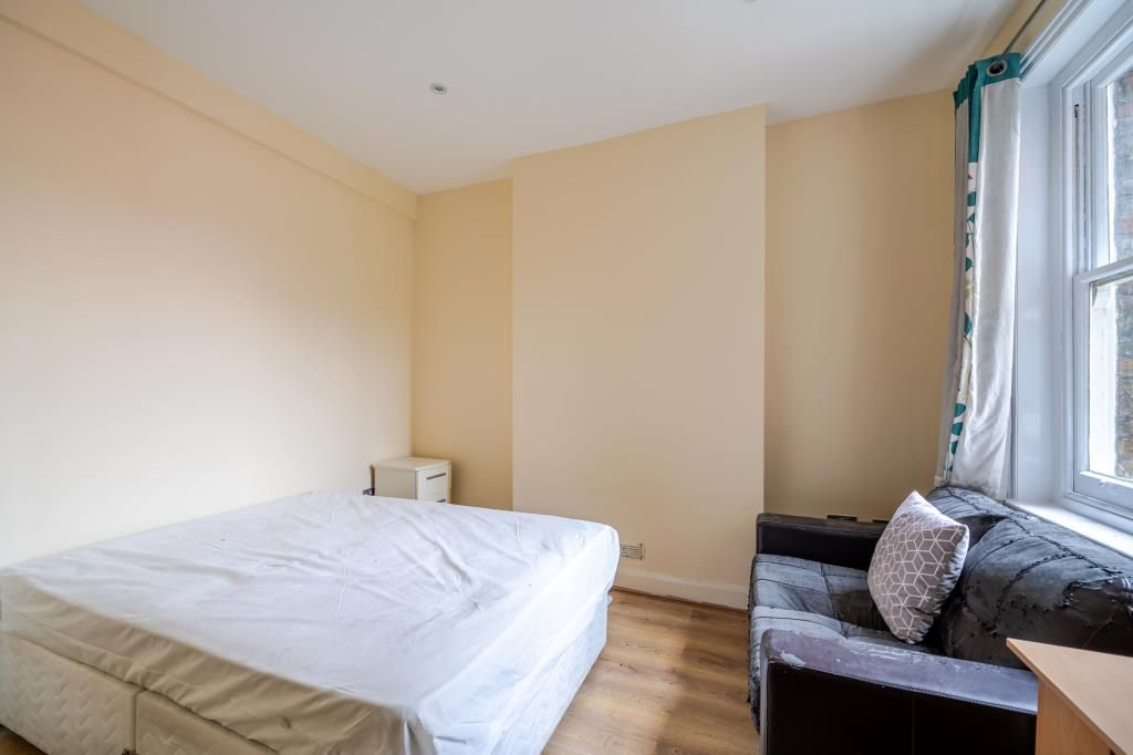 Property photo 2 of 9 Bedroom