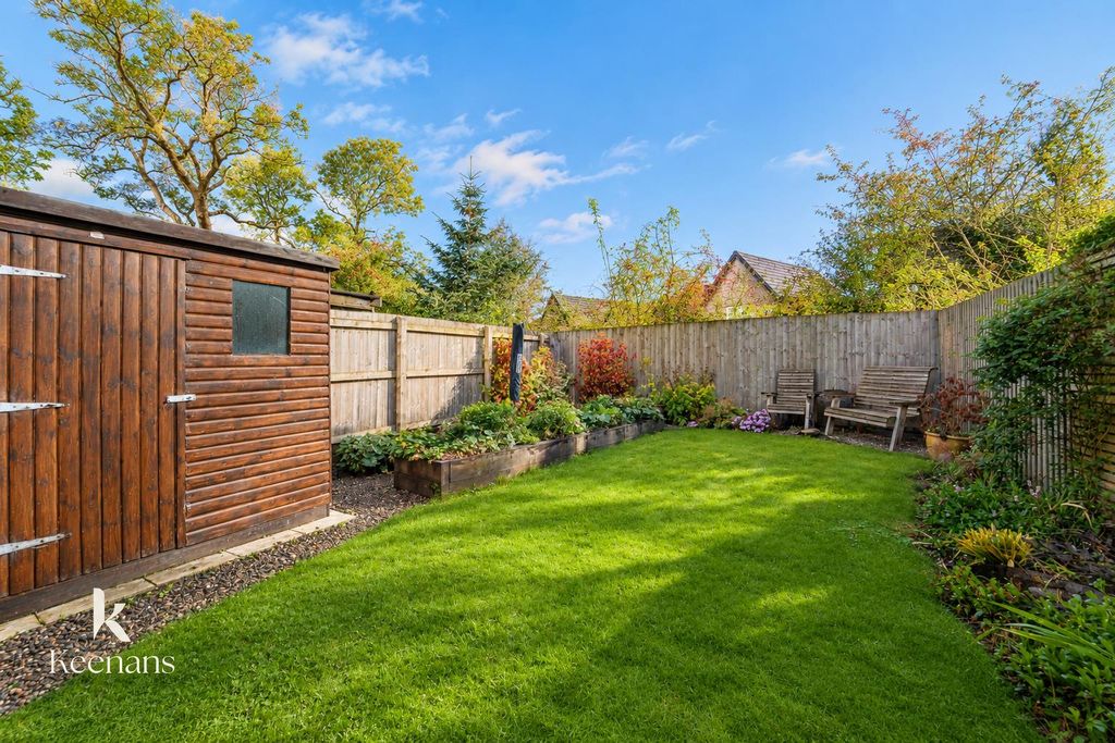 Property photo 2 of 32