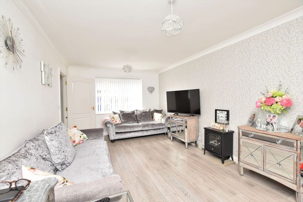 Property photo 2 of 19