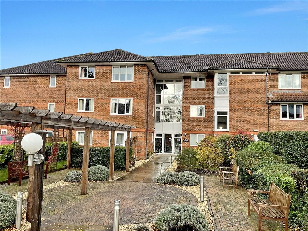 Property photo 1 of 10 Main Entrance