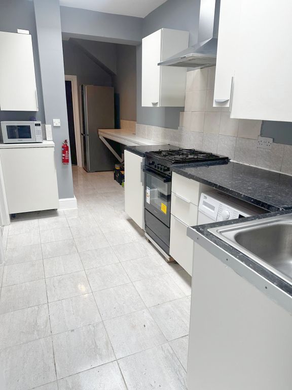 Property photo 2 of 25