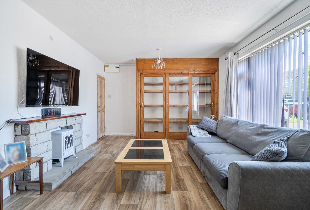 Property photo 2 of 20 1450571-11-69Eb7d...
