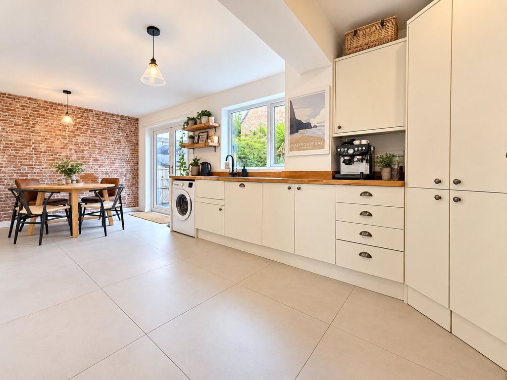 Property photo 2 of 11 Picture No. 34