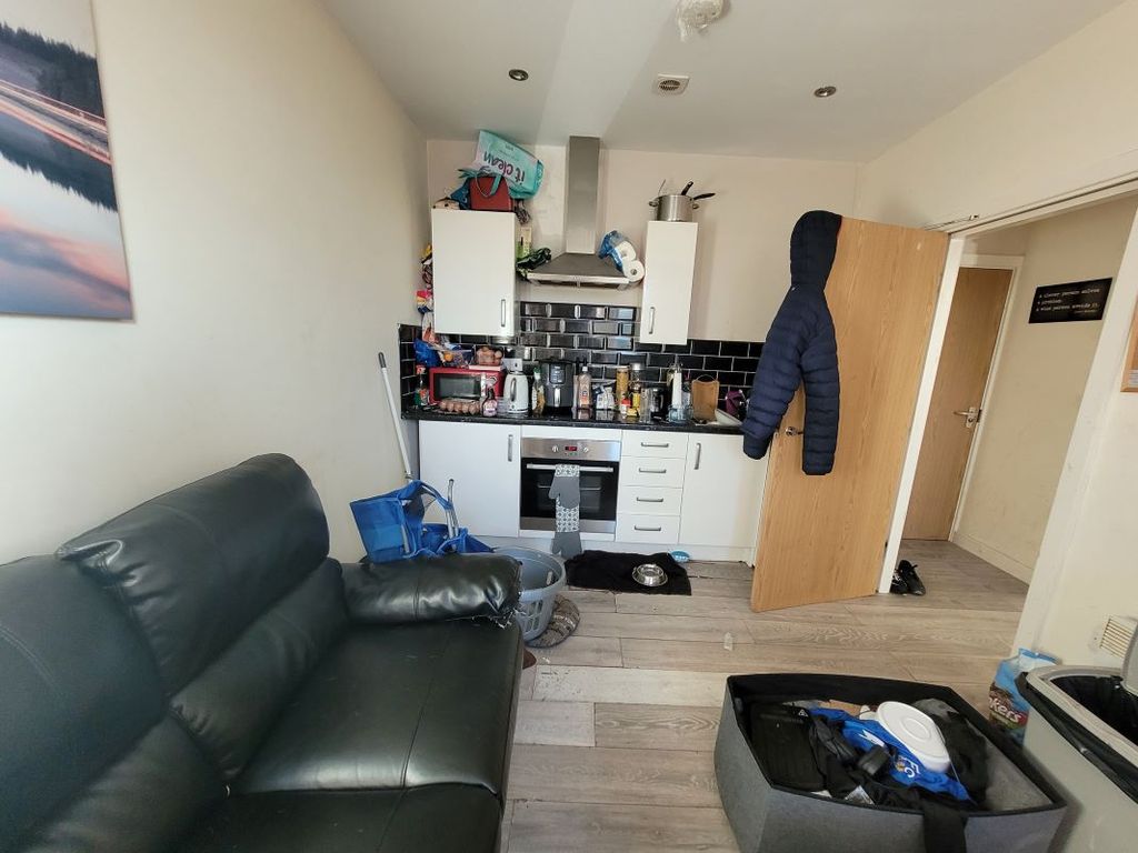 Property photo 2 of 6