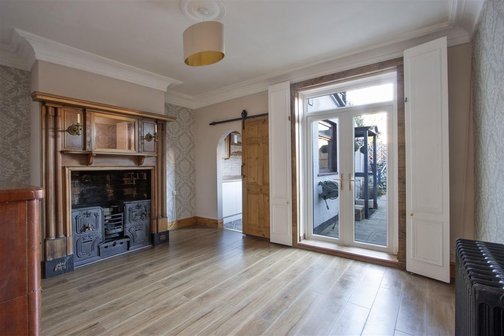 Property photo 3 of 18 Dining Room