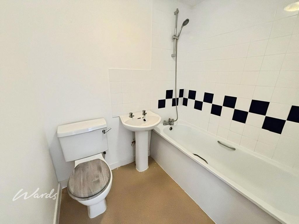 Property photo 3 of 6 Bathroom