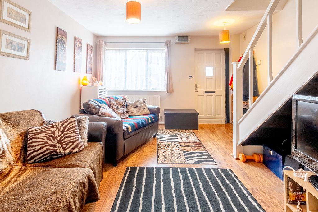 Property photo 3 of 15 9