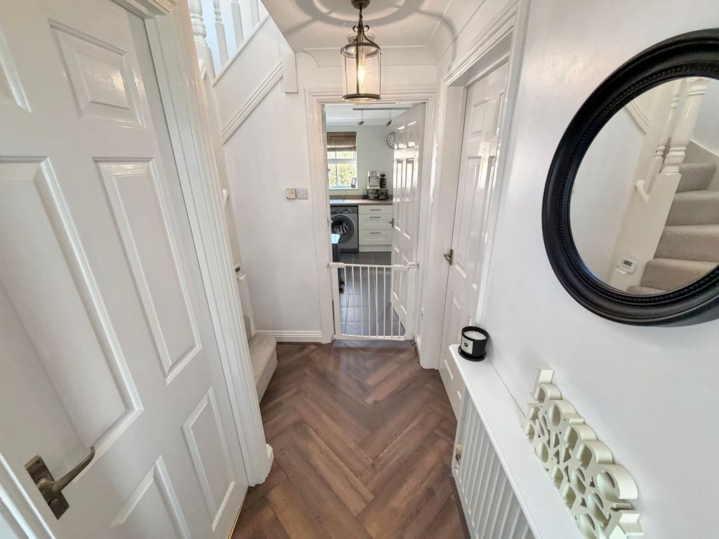 Property photo 3 of 25