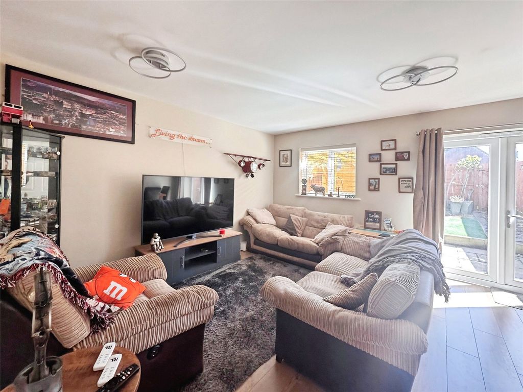 Property photo 2 of 15 Picture No. 13