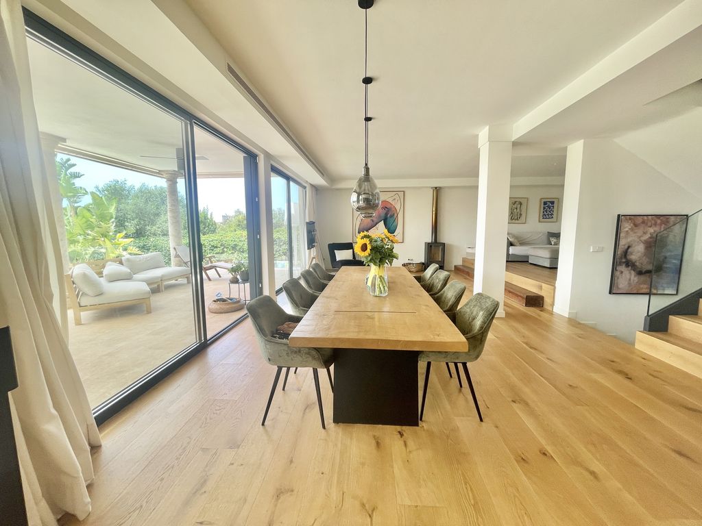 Property photo 3 of 21 82000 003.Jpg