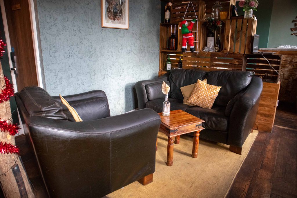 Property photo 2 of 3