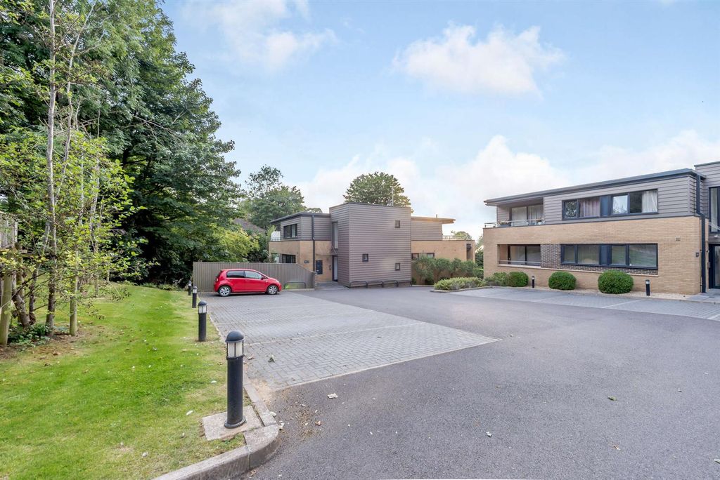 Property photo 2 of 17 Mortimer Court.Jpg