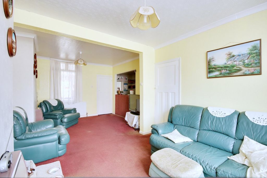 Property photo 3 of 13