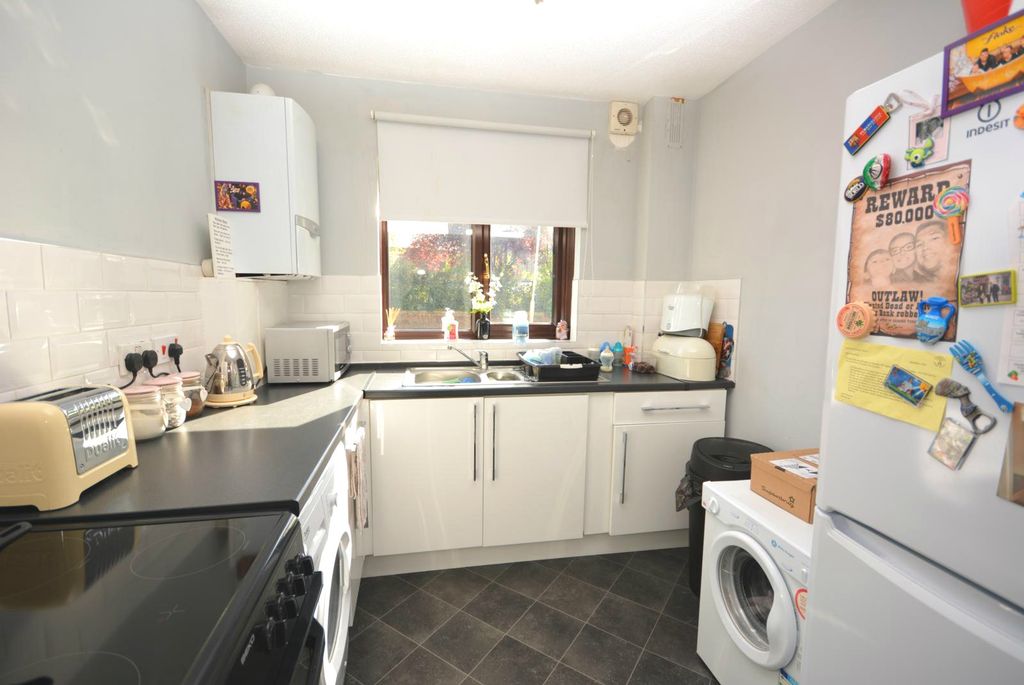 Property photo 3 of 4 Kitchen