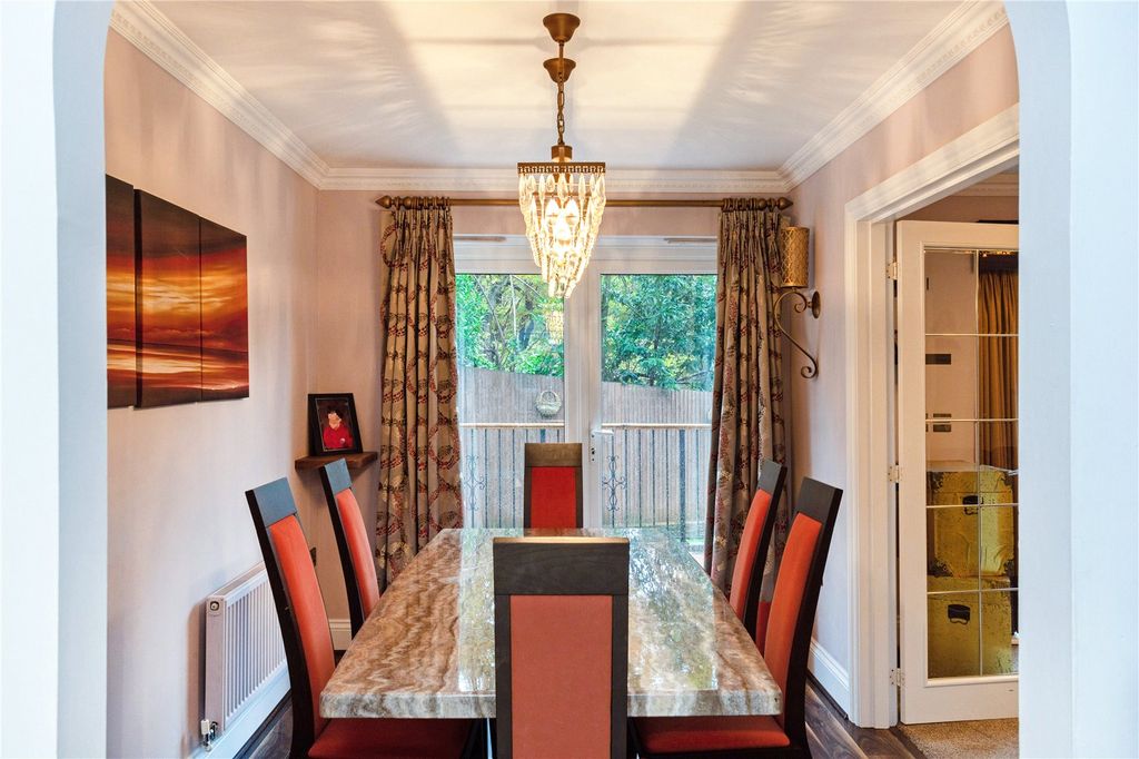 Property photo 3 of 11 Dining Room