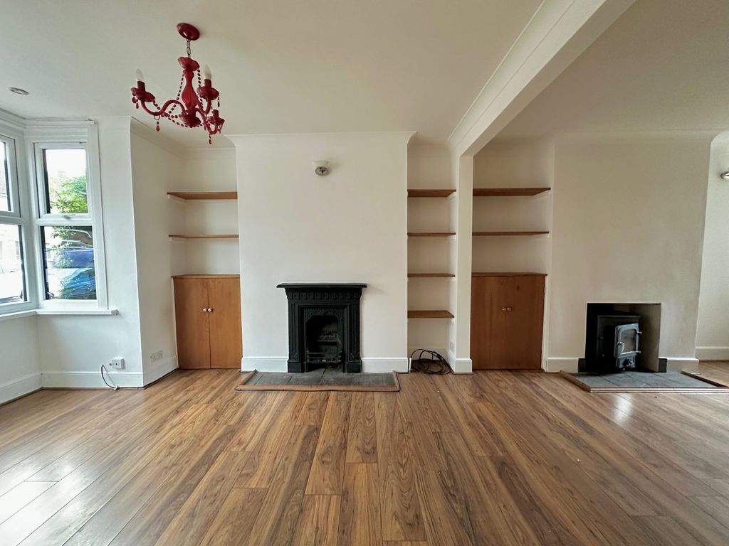 Property photo 2 of 13 Picture No. 16