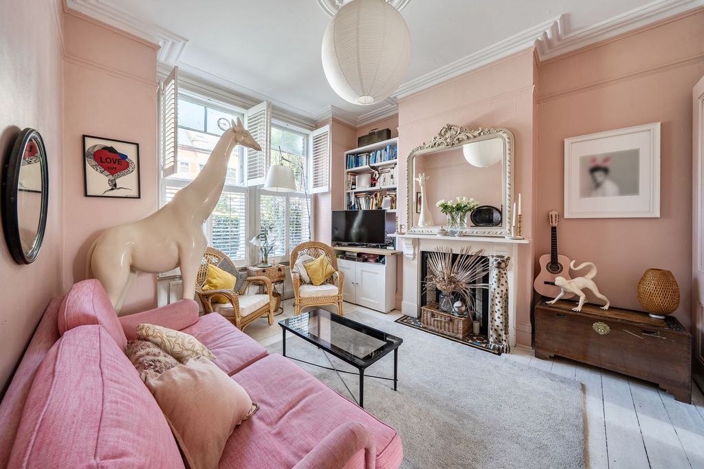 Property photo 1 of 17