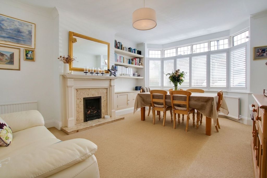 Property photo 2 of 30