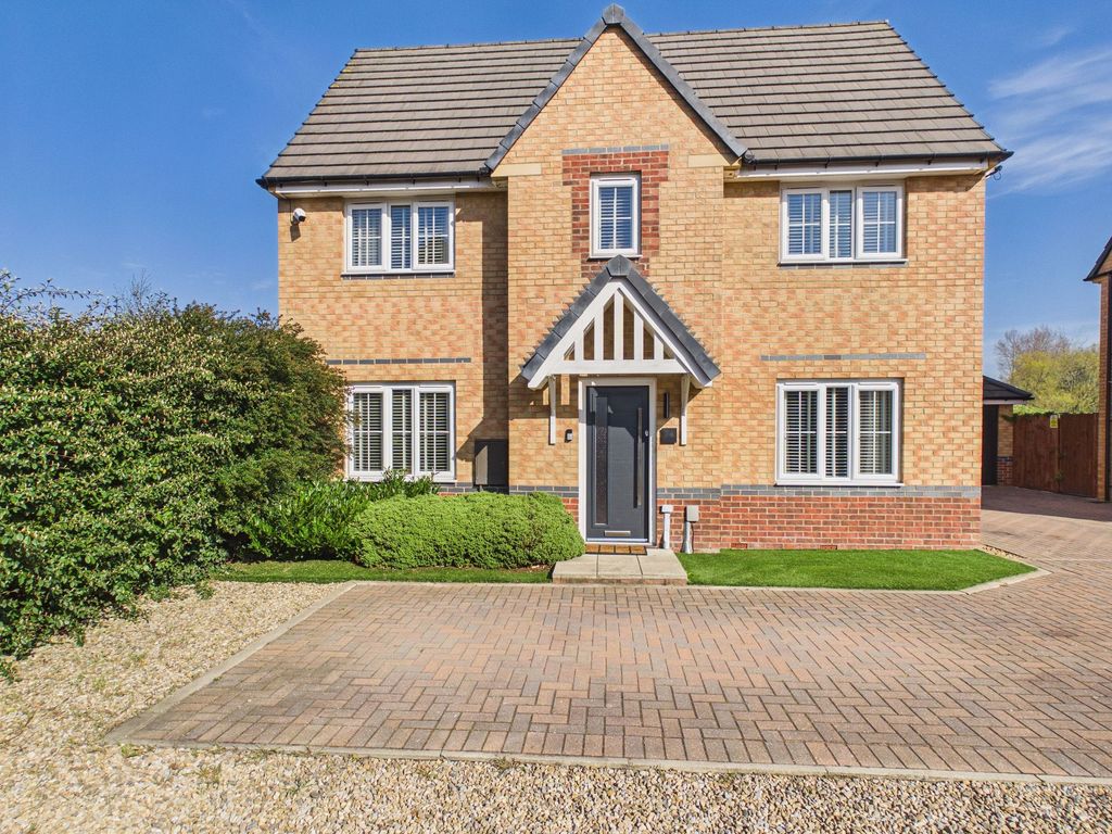 Property photo 1 of 15 External