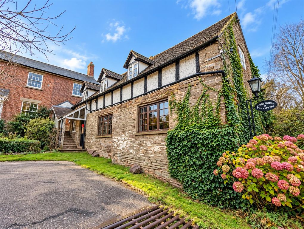 Property photo 2 of 14 8.Png