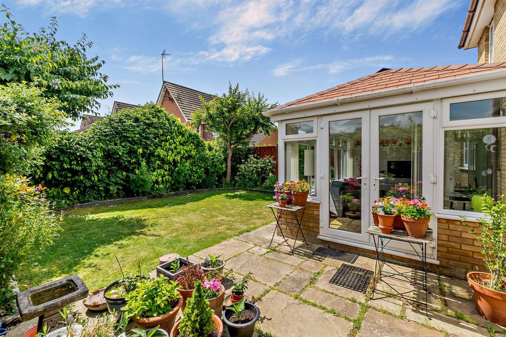 Property photo 2 of 22 8649927-Exterior06-800.Jpg