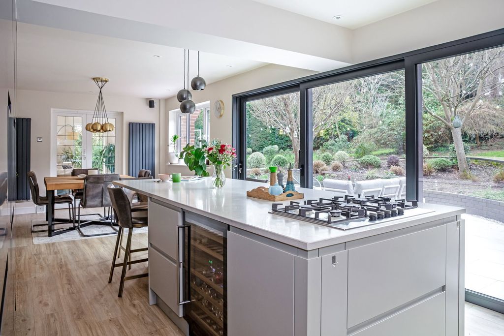 Property photo 2 of 29