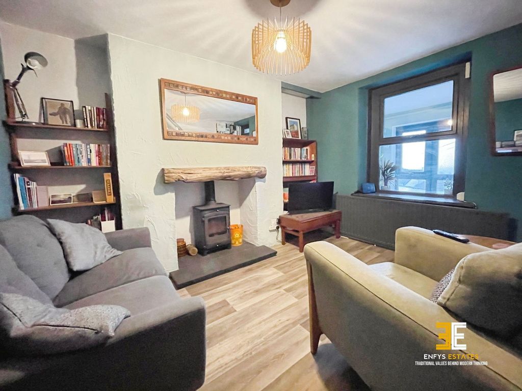 Property photo 3 of 27