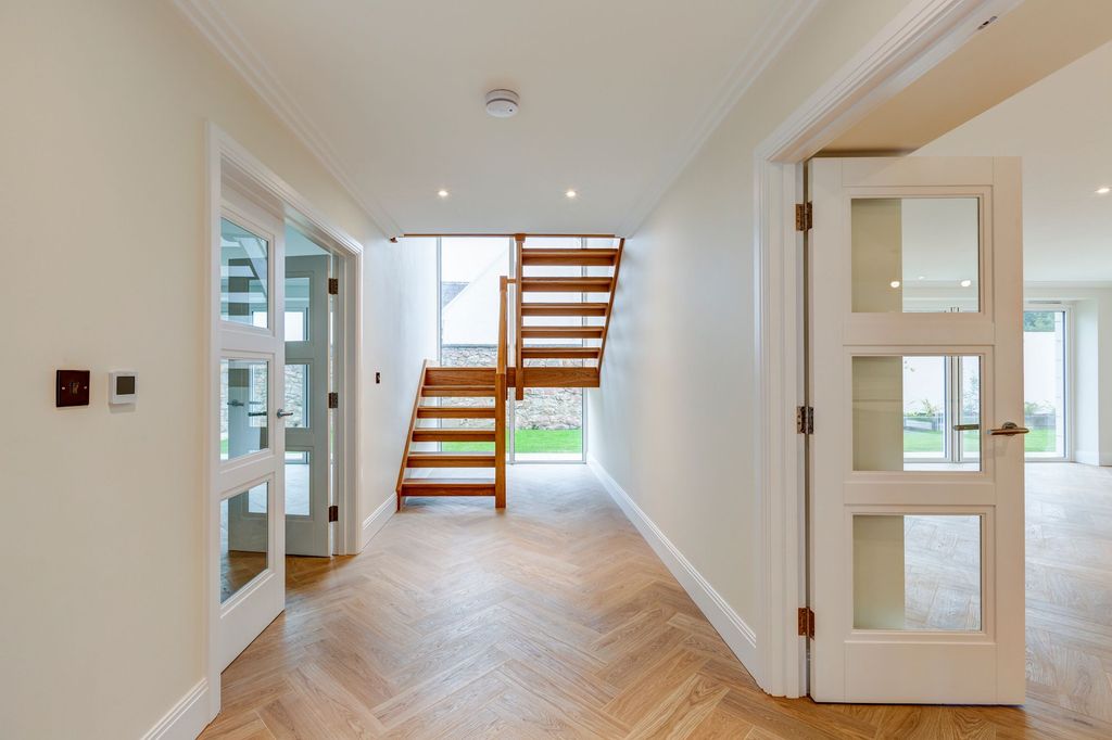 Property photo 2 of 67