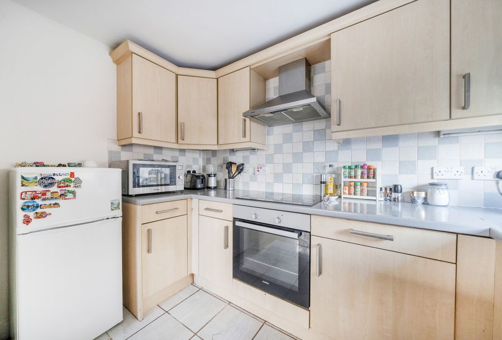 Property photo 3 of 9 1344779-6-68B0107...