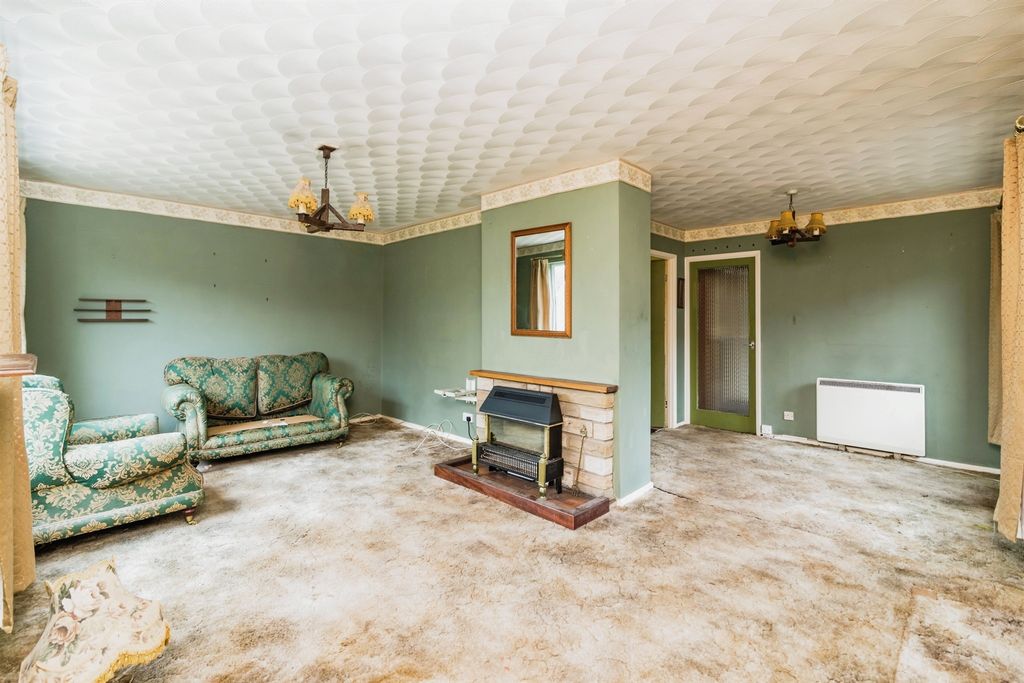 Property photo 2 of 17