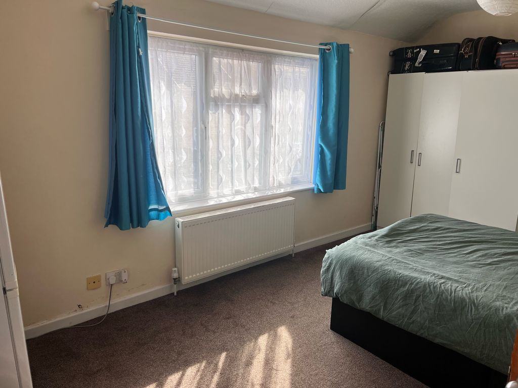 Property photo 3 of 11 Bedroom 1 