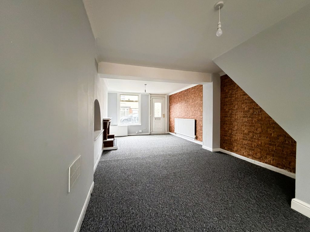 Property photo 2 of 10 Photo 8