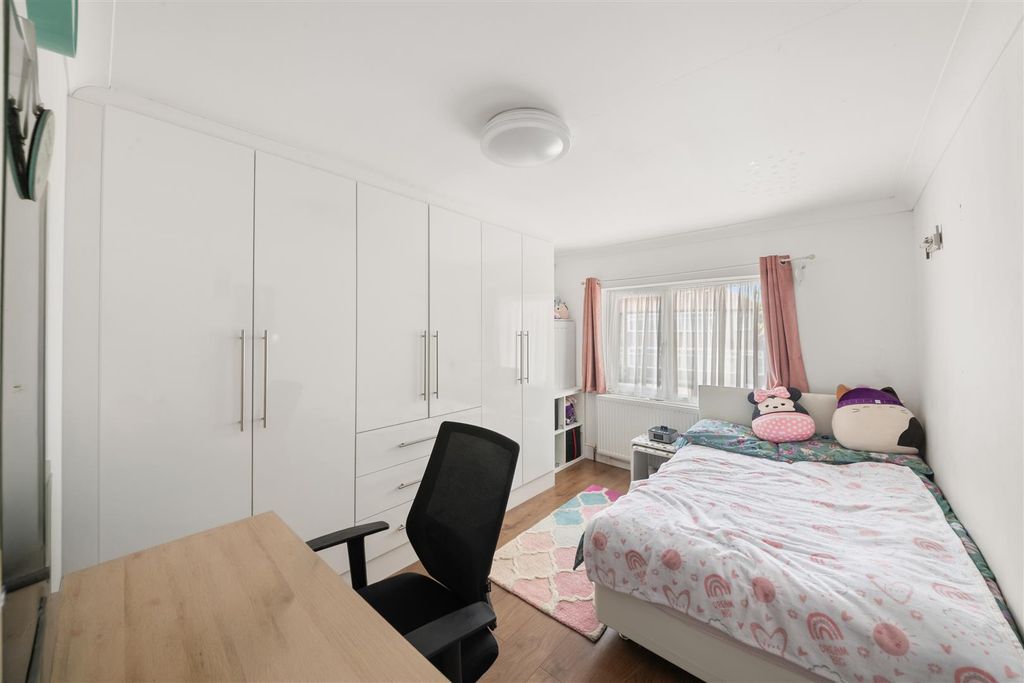 Additional image 7 of 5 bed semi-detached house for saleWhittington Avenue, Hayes UB4