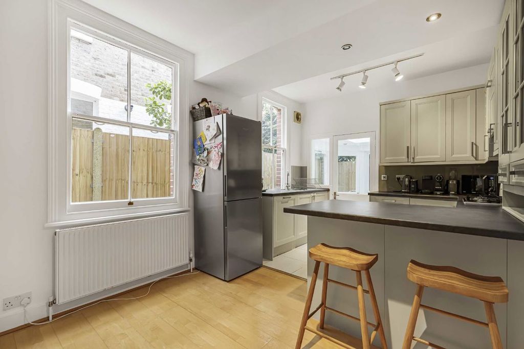 Property photo 3 of 7