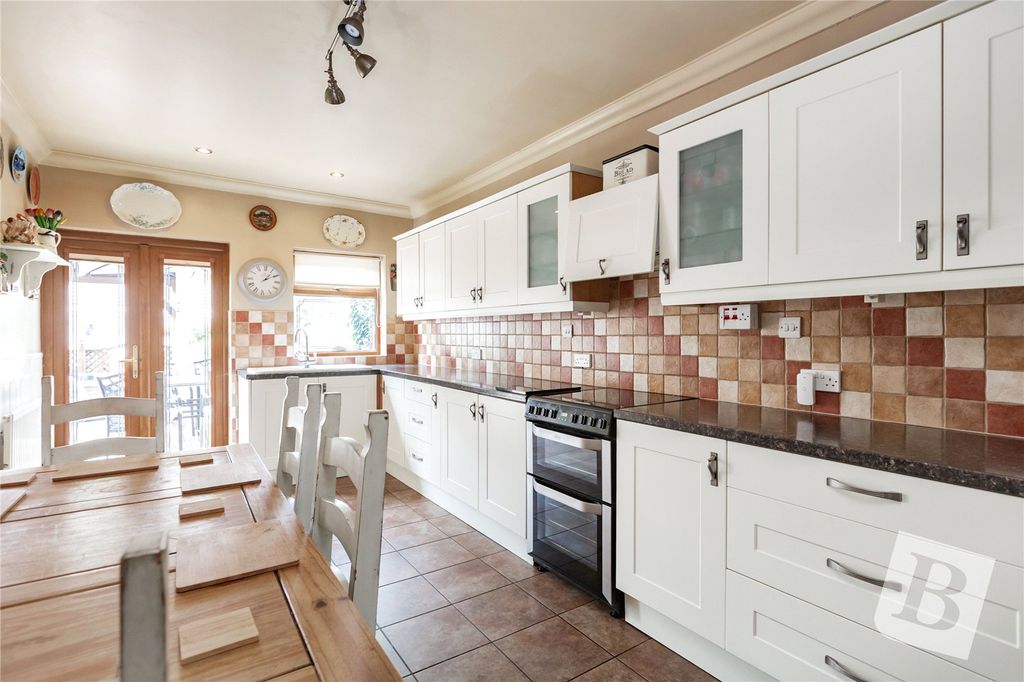 Property photo 3 of 15 Kitchen