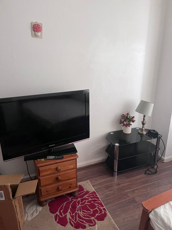 Property photo 2 of 3
