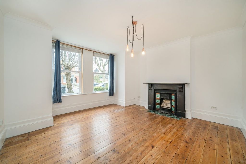 Property photo 2 of 6