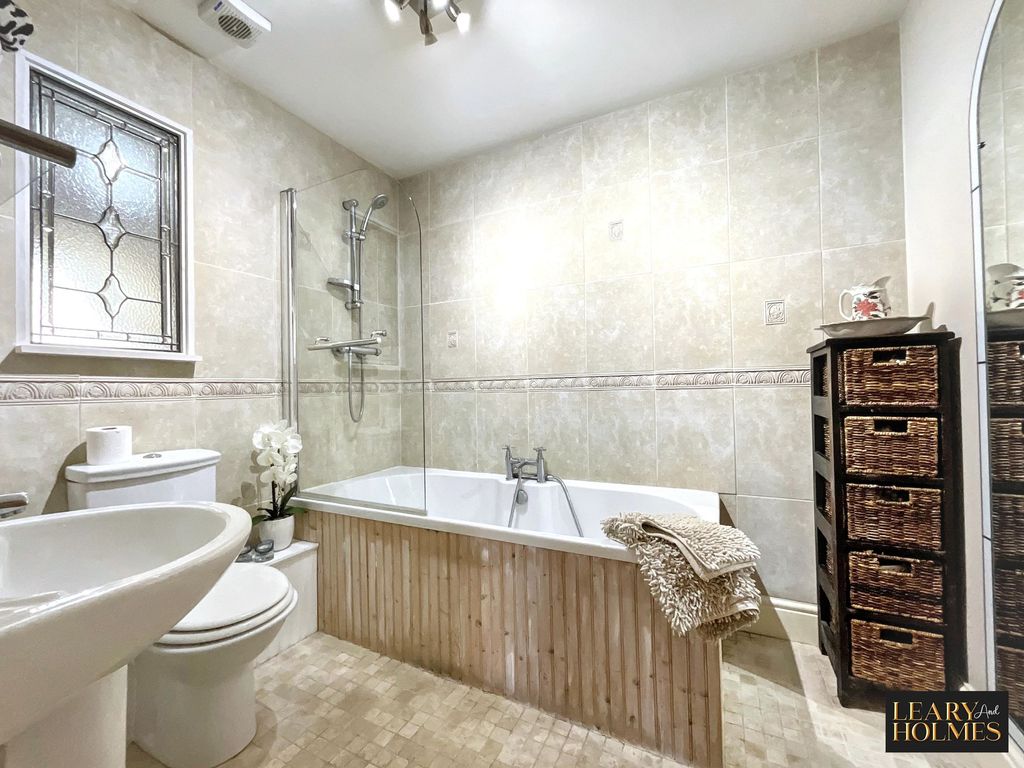 Property photo 3 of 32