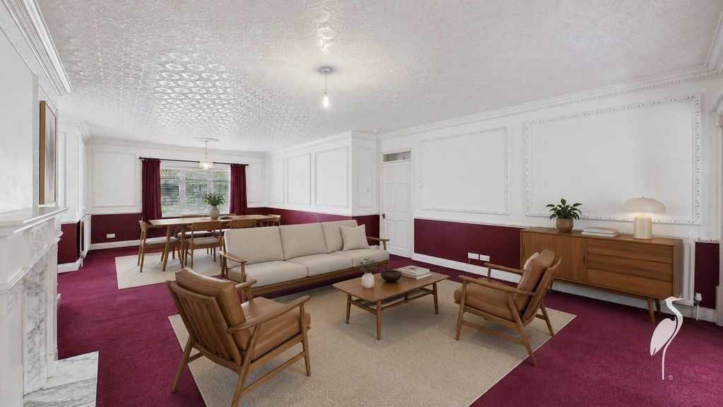 Property photo 3 of 31 Lounge/Dining Room