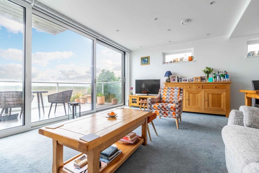 Property photo 3 of 29 Brightonrd-37.Jpg