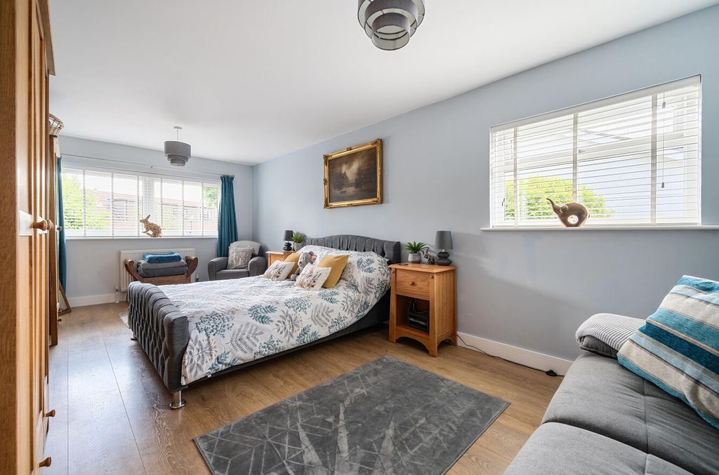 Property photo 2 of 19 1296591-21-683073...