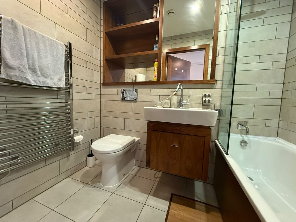 Property photo 3 of 4 Bathroom