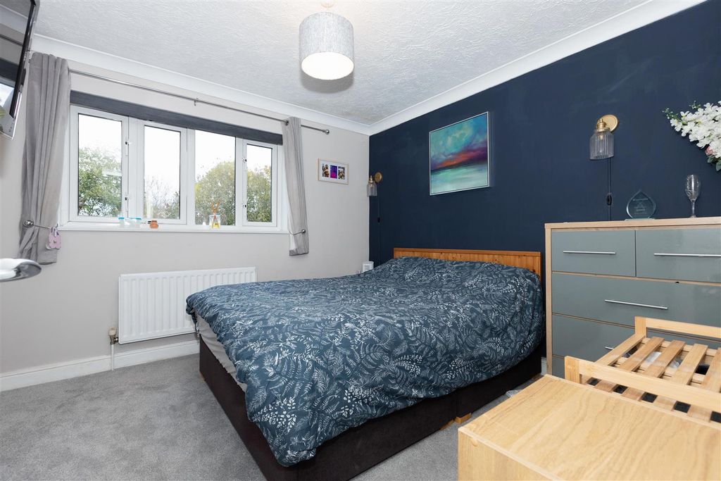 Property photo 3 of 13 Essenhigh_1.Jpg